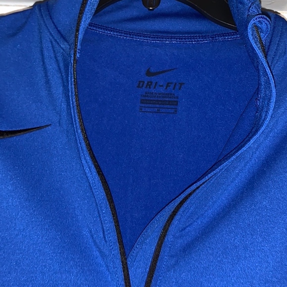 Dri Fit Nike Pullover - Picture 5 of 5